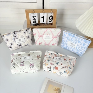Floral Quilted Makeup Bag Portable Cosmetic Pouch Large Capacity Lipstick Storage Organizer Sweet Travel Clutch For Women