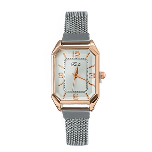 Orologio al quarzo da donna con cassa rettangolare oro rosa e cinturino in mesh d'argento