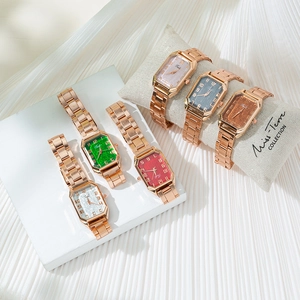 Montres à quartz carrées pour femmes avec bracelets métalliques en or rose, six coloris