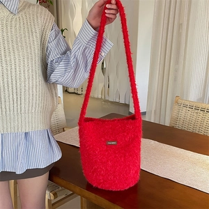 Grand sac seau en peluche rouge pour automne et hiver, sac à bandoulière décontracté