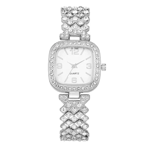 Montre à quartz carrée pour femme avec bracelet à maillons argentés serti de cristaux