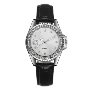 Montre quartz femme avec lunette en strass brillants et bracelet en cuir noir vue de dessus