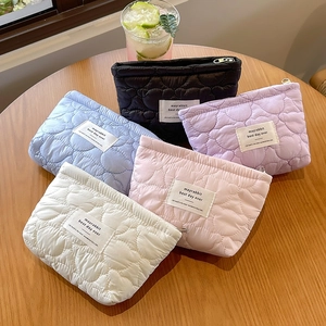 Heart Quilted Cosmetic Bag Polyester Zipper Pouch Portable Makeup Organizer Sweet Cute Style Small Travel Handbag For Women