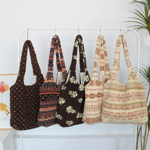 Plush Tote Bag Large Capacity Sherpa Fleece Shoulder Handbag Ethnic Striped Heart Print For Women Winter Daily Commuting