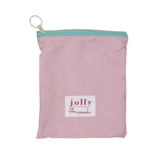 Trousse de maquillage rose avec fermeture verte et étiquette jolly sur fond blanc
