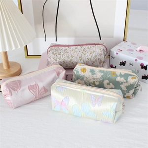 Minimalistisches Federmäppchen mit Schleifenmuster und Jacquard-Gewebe-Textur