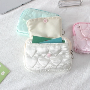 Pochette trapuntate a cuore in raso bianco, rosa e verde con chiusura a pressione