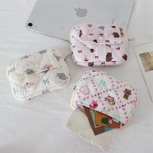 Quilted cotton cartoon coin purses with bear and rabbit patterns and snap pockets