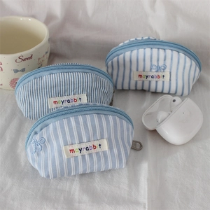 Mini shell coin purse with blue stripes and bow embroidery for makeup and keys