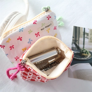 Mini floral bow and red heart checkered pouch for earphones and cosmetics storage