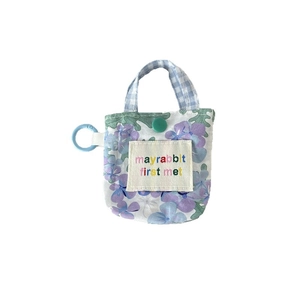 Mini pochette à fleurs avec bouton et crochet latéral pour clés ou écouteurs