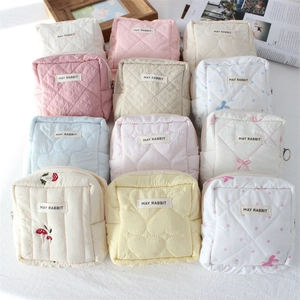 Quilted Cotton Makeup Bag Small Square Cosmetic Organizer Pouch With Heart Pattern Portable Zip Sundries Storage Bag