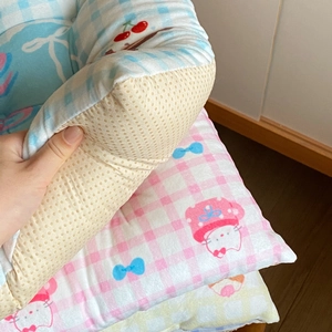 Cute plaid chair cushion with cat pattern and breathable mesh side for office comfort
