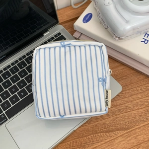 Pochette carrée en toile de coton à rayures bleues et blanches avec étiquette tissée
