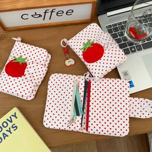 Protège-passeport rouge à pois tomates et organisateur avec fentes pour cartes et zip