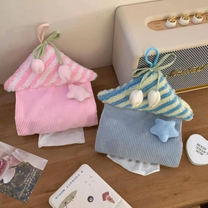 Hanging house-shaped hand towels in pink and blue velvet with cute star and tulip detail