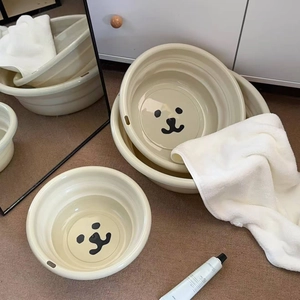 Set of 3 foldable bear washbasins in beige, portable and space-saving for home use