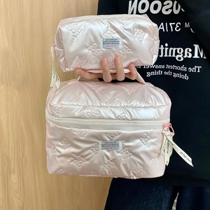 Rosa gesteppte Kosmetiktasche mit Schleifenmuster und Satin-Finish im 2er-Set