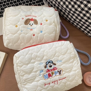 Quilted heart-pattern puppy makeup bags with embroidery and woven zipper pulls