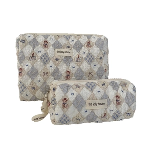 Quilted diamond pattern makeup bag set with cute bear print and large capacity