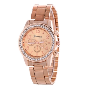 Elegante Damenuhr in Roségold von Geneva mit Strassbesatz und dekorativen Zifferblättern