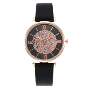 Montre femme à quartz avec bracelet cuir noir et cadran romain orné de strass
