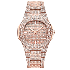 Montre À Quartz Iced Out Luxe Pour Femmes Et Bracelet Strass Alliage Bracelet Métallique Calendrier Analogue Élégante