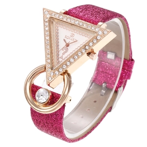 Luxuriöse Damen-Quarzuhr mit Strass-Dreiecksgehäuse und magentafarbenem Glitzerarmband