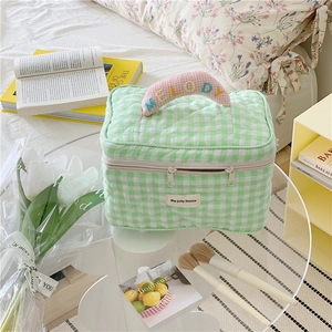 Quilted green gingham makeup bag with MELODY handle and large capacity storage