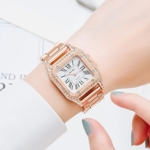 Orologio quadrato elegante da donna in oro rosa con strass e numeri romani sul polso