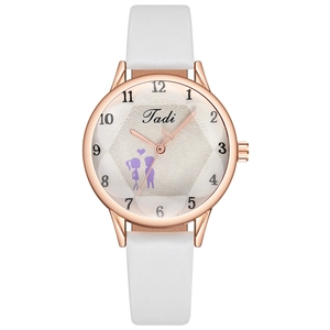 Fashion Women Quartz Watch Round Alloy Case Faux Leather Strap Romantic Couple Heart Print Minimalist Analog Wristwatch