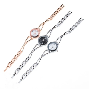 Tre eleganti orologi da polso da donna con lunetta in strass in oro rosa e argento