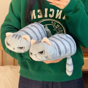 Astuccio a forma di gatto grigio a strisce in peluche con espressione buffa per scuola