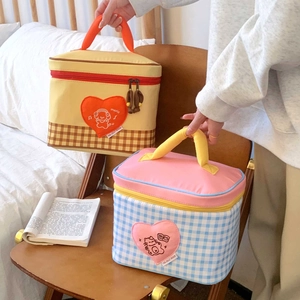 Insulated cartoon lunch bag with plush heart embroidery and thickened aluminum foil liner
