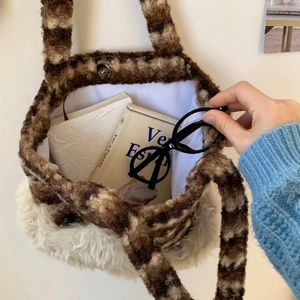 Leopard print plush tote bag with white faux fur trim and large capacity for daily use