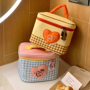 Cartoon thermal lunch bag with thick aluminum foil lining and cat heart embroidery