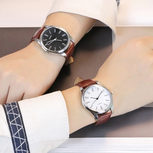 Classic men business quartz watch with bamboo texture leather strap in black and white