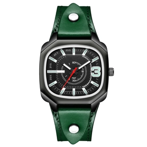 Montre à quartz carrée rétro avec boîtier noir, bracelet cuir vert et trotteuse rouge