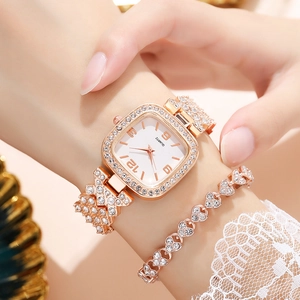 Elegante orologio al quarzo quadrato in oro rosa da donna con set bracciale strass e cuori