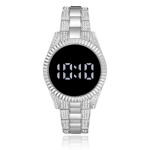 Montre LED argentée sertie de diamants avec écran tactile numérique et bracelet en métal