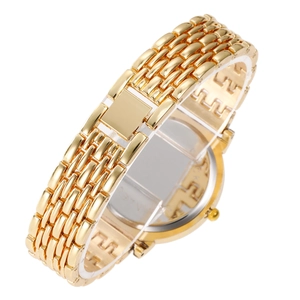 Montre quartz dorée avec bracelet à maillons multicouches et dos en acier inoxydable