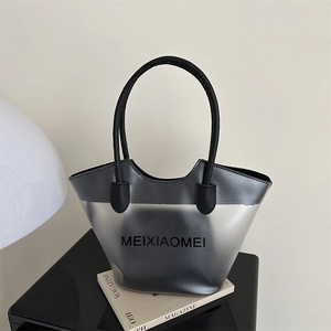 Sac Tote Femme Grande Capacité Semi-Transparent PVC Mat Navette Mode Sac À Épaule Avec Pochette Intérieure