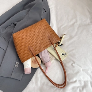 Grand sac cabas tressé marron pour femme style décontracté idéal pour l'automne hiver