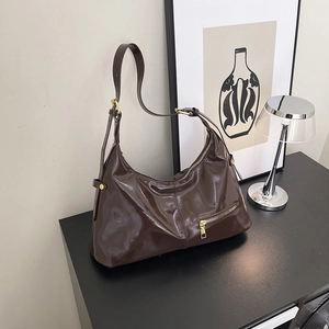 Women Shiny PU Leather Hobo Bag Retro Large Capacity Shoulder Bag Adjustable Strap Golden Zipper Pocket Fashion
