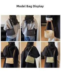 Sac bandoulière en tissu oxford matelassé noir, beige et vert porté par des mannequins