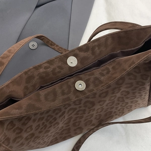 Vintage leopard print suede tote bag with zipper and magnetic closure for women