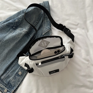 Sac banane de sport blanc imperméable avec sangle réglable et grande capacité