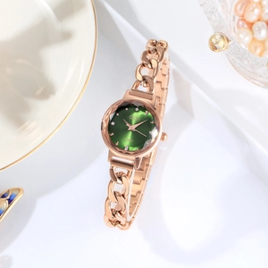 Elegante orologio da donna con quadrante verde smeraldo e maglie in oro rosa