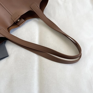 Grand sac cabas vintage marron en simili cuir avec bandoulières et fermeture à bouton