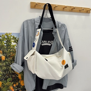 Large Capacity Nylon Messenger Bag Decorative Badges Minimalist Workwear Style Crossbody Bag Students Casual Women Men